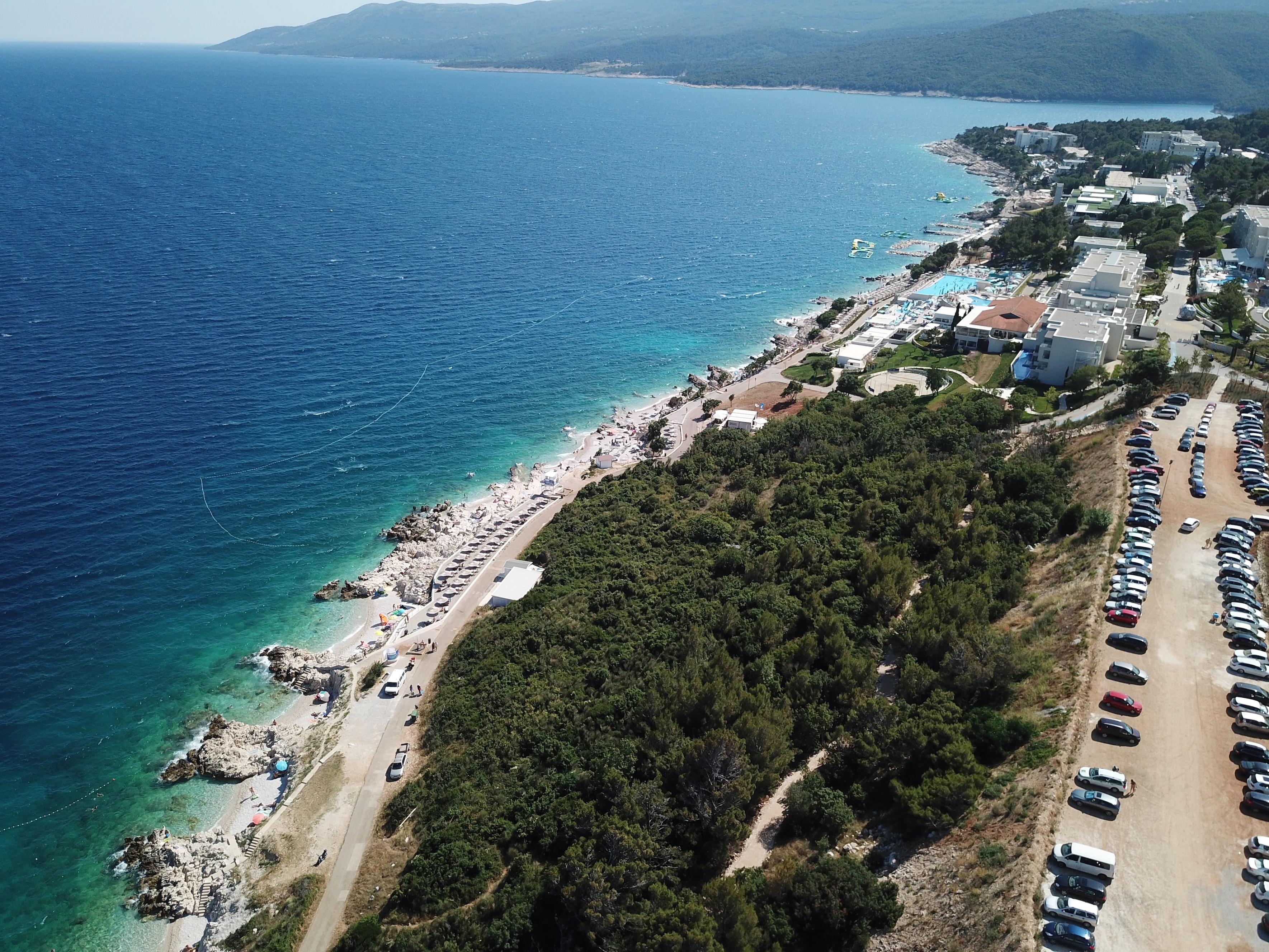 Prilaz području Girandelle na turističkoj obali Rapca Prilaz području Girandelle na turističkoj obali Rapca