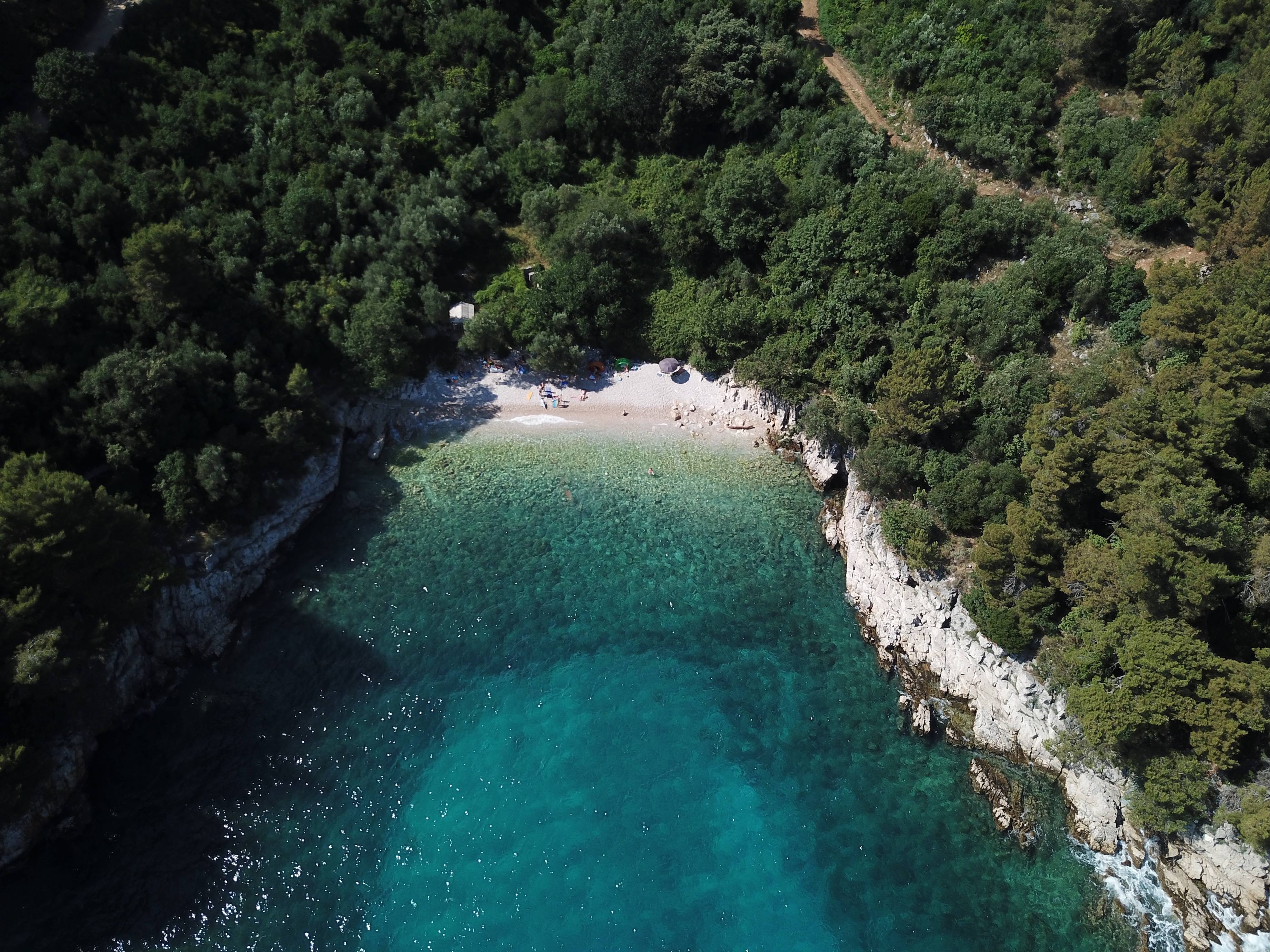 Uvala Golubjera na istočnoj obali Istre kod Rapca Uvala Golubjera na istočnoj obali Istre kod Rapca