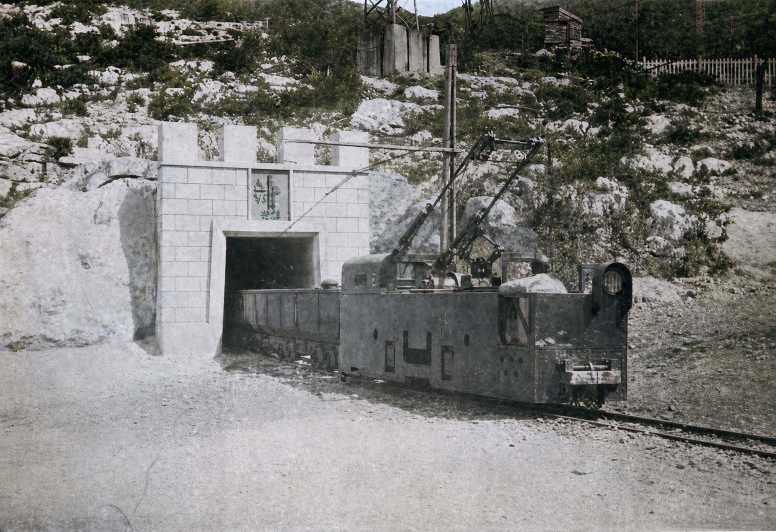 Colorized archival view of the Raša pit portal from 1928 Colorized archival view of the Raša pit portal from 1928