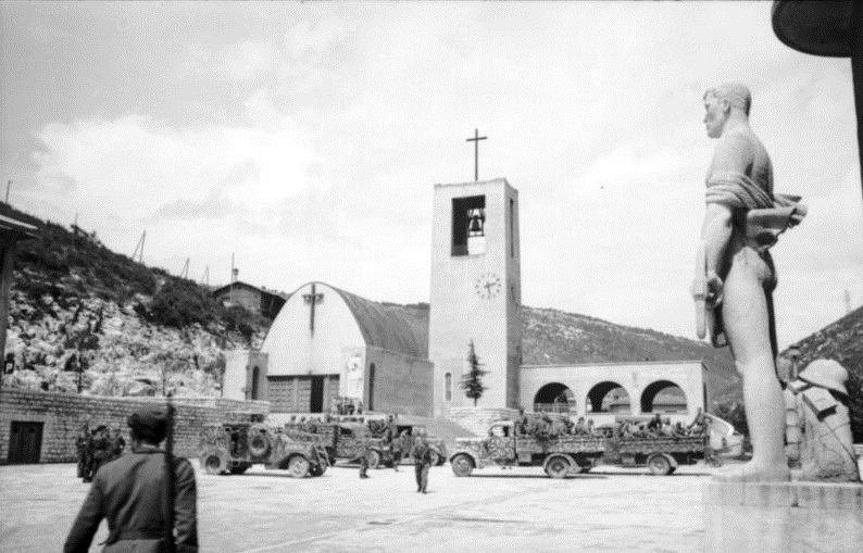 Raša square during the 1944 occupation Raša square with military vehicles during the 1944 German occupation